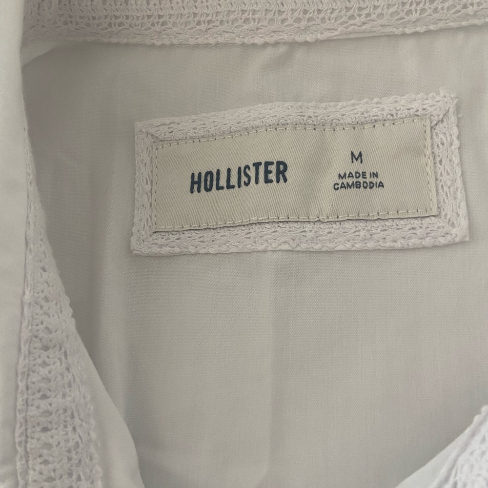 Hollister Classic White Garment. New with no Tag.